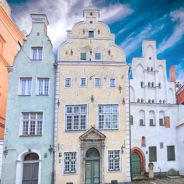 Trijų brolių namai