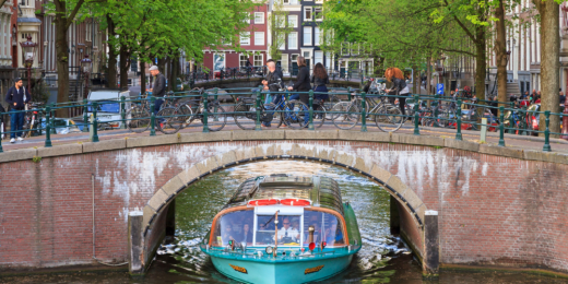 Plaukimas vandens kanalais