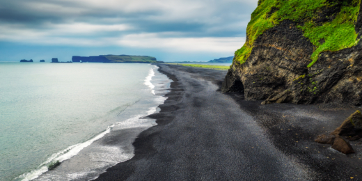 Reynisfjara juodo smėlio paplūdimys