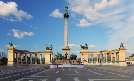 Didvyrių aikštė