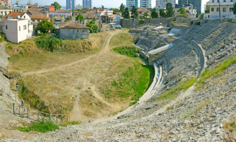 Amphitheater, Duresis