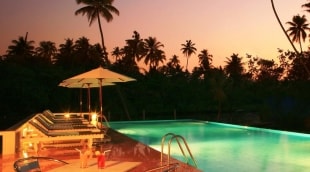Abad Turtle Beach baseinas vakaras