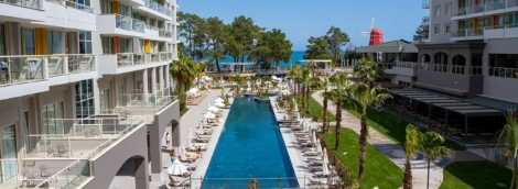 Akra Kemer, baseinas