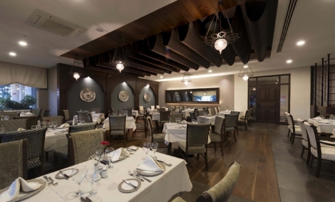 Akra Kemer, restoranas
