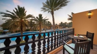 Al Hamra Dubajus balkonas