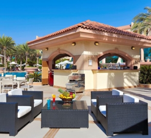 AL RAHA BEACH HOTEL, baras
