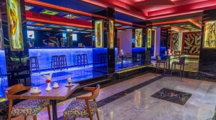 Albatros White Beach Resort bare 5855