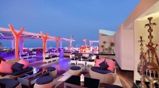 Albatros White Beach Resort baras