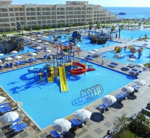 Albatros White Beach Resort kalneliai