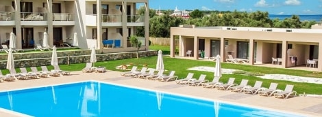 Alea & Suites baseinas