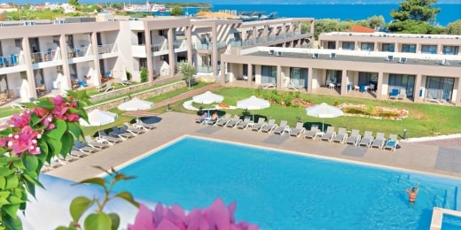 Alea & Suites baseinas