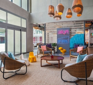 Aloft Playa del Carmen lobby