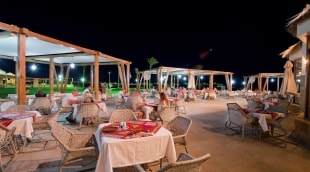 Amphoras Beach, terasa