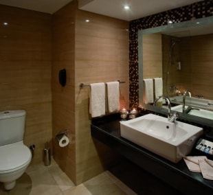 AMWAJ BLUE BEACH RESORT & SPA vonios kambarys