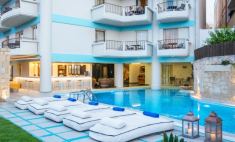 Anesis Blue Boutique Hotel baseinas