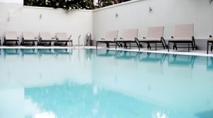Angela Suites & Lobby baseinas