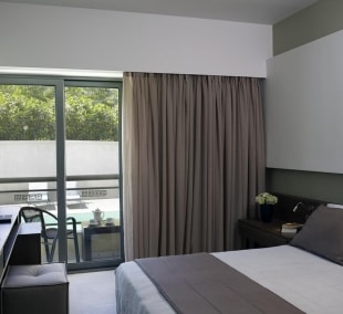 Angela Suites & Lobby kambarys