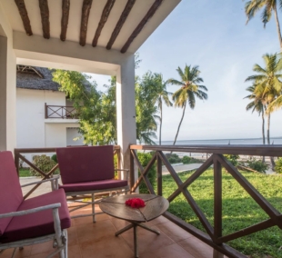 Antonio Beach Hotel & Spa terasa