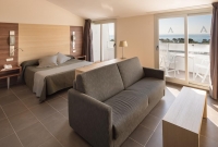 aqua hotel aquamarina numeris 7611