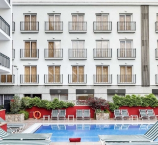 AQUA Hotel Bertran Park