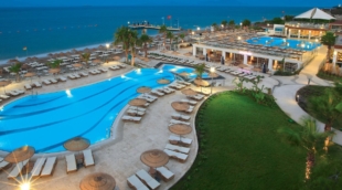 Armonia Holiday Village & Spa baseino zona