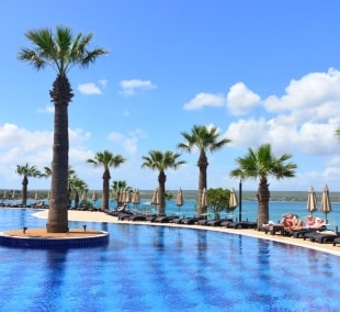 aurum moon resort jura 11107