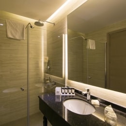 aurum moon resort vonia 11111