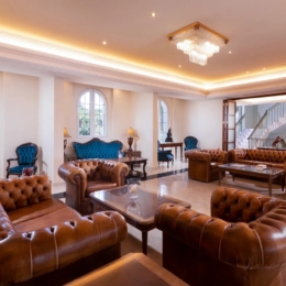 Avalon Hotel lobby