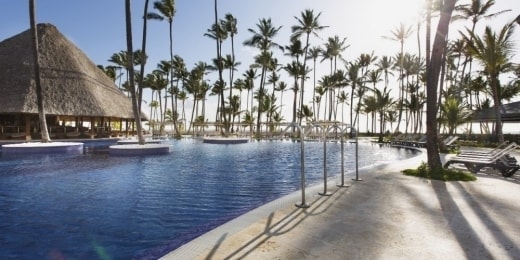 thumbs block barcelo bavaro beach baseinas