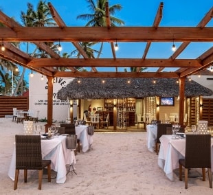 be live collection punta cana papludimio restoranas