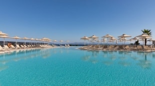 belair beach rodas graikija baseinas