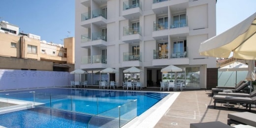 Best Western Plus Larco baseinas