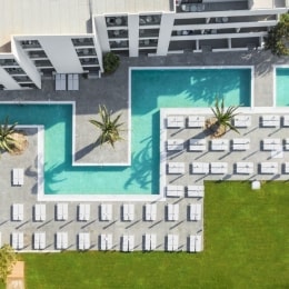 Blue Sea Holiday Village baseinas