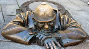 Bratislava, vyro statula