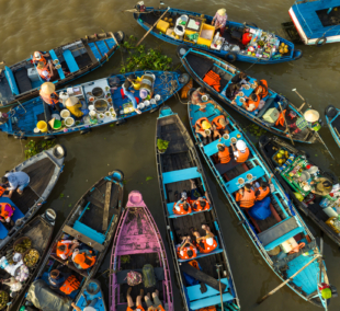 Cai Rang floating market1