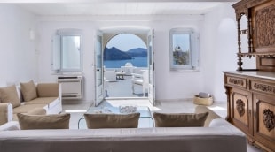 Canaves Oia lounge