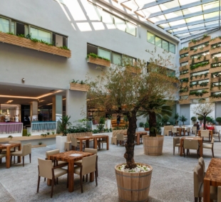 Carine Hotel Park restoranas