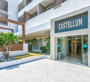 Castellum Suites įėjimas