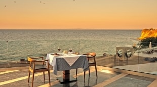CAVO ORIENT BEACH HOTEL & SUITES vaizdas