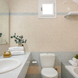 Double Room with Garden View 5