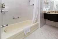 City Garden Hotel Makati  vonios kambarys