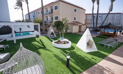 corralejo surfing colors hotelapartments teritorija 17096