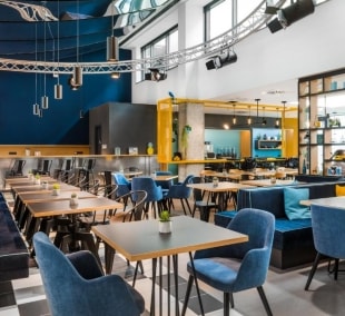 D8 Hotel kavinukė