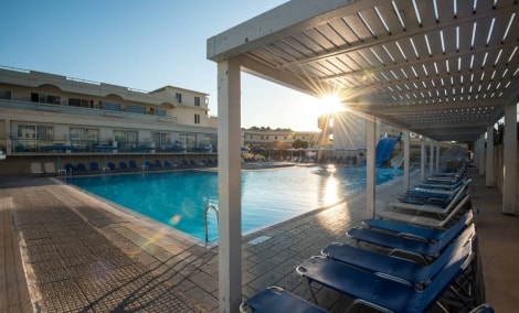 delfinia resort rodas