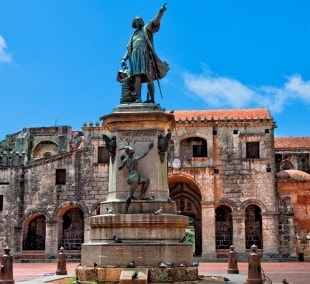 Dominika pažintinė Santo Domingo statula