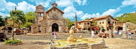 Dominika pažintinė Altos De Chavon aikštė