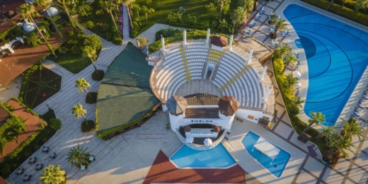 Emelda Sun Club, amfiteatras