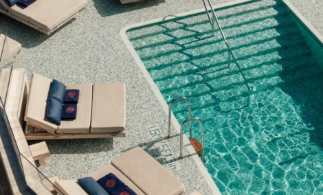 OEX ATOLL POOL & BAR 1