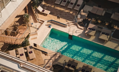 OEX THE CONSERVATORY POOL & BAR