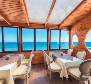flamingo beach hotel kavine